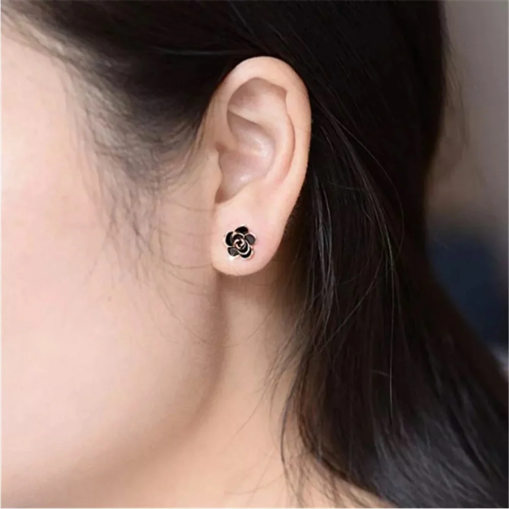 New Lovely 14k Rose Gold Onyx Flower Studs
